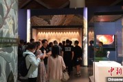 卜卦问事百年典藏首渡重洋 124套英国工艺美术运动珍品亮相天津